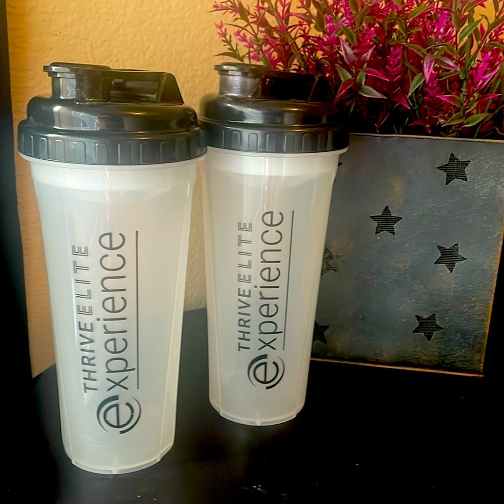 2 Thrive by Le-Vel shakers